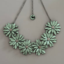 Daisy Collar