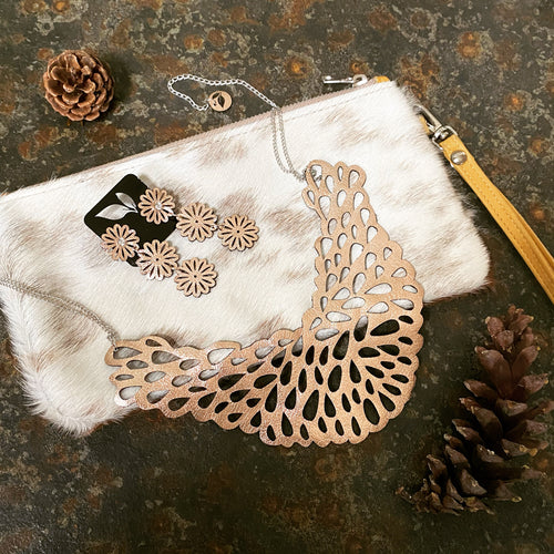 Calma Hide Wristlet