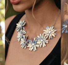 Daisy Collar