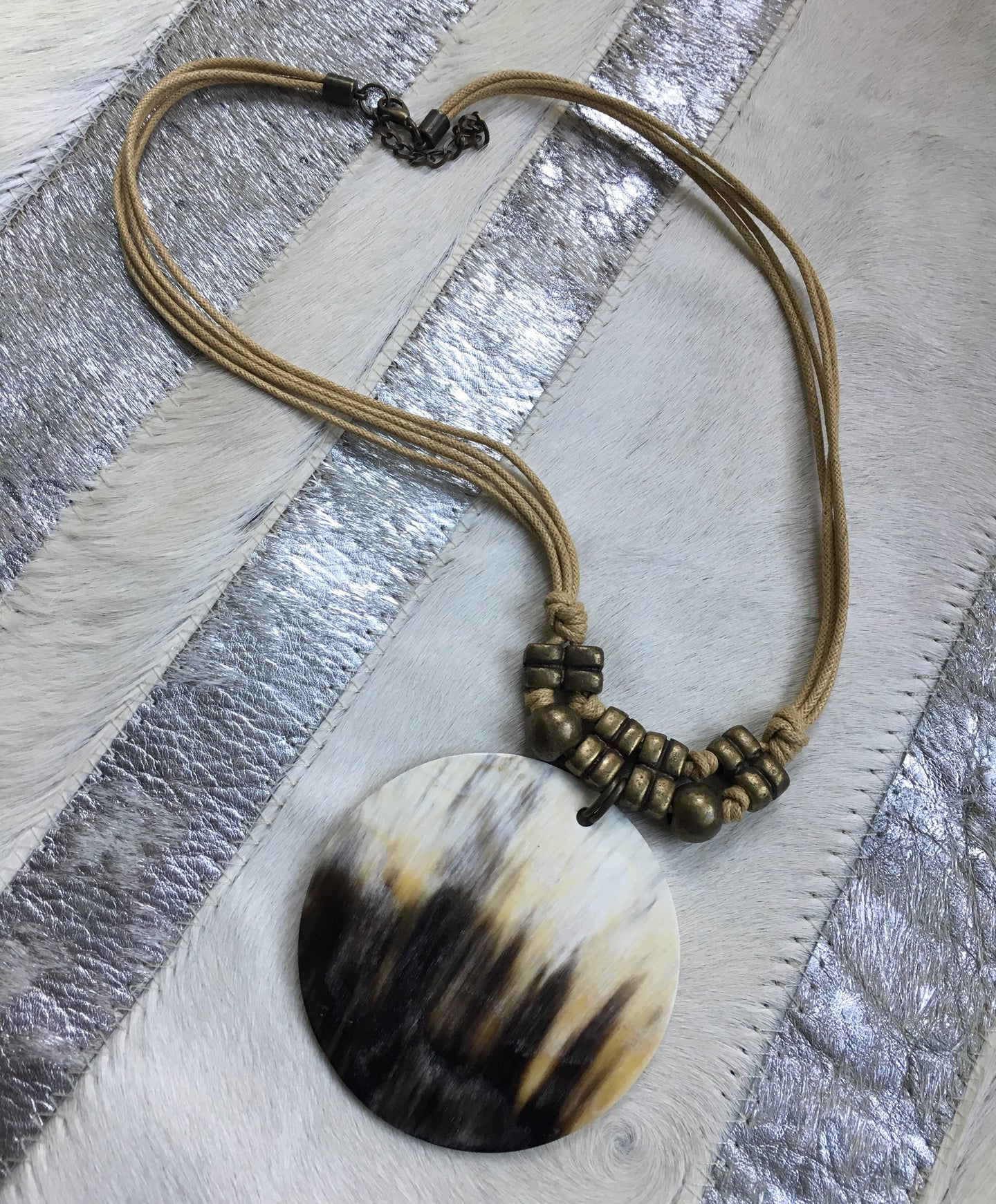 La Lucila Large Disc Horn Pendant
