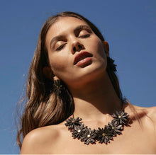 Daisy Collar