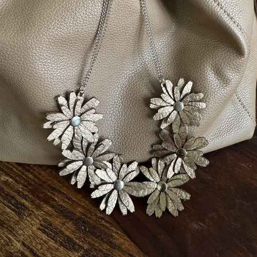 Daisy Collar