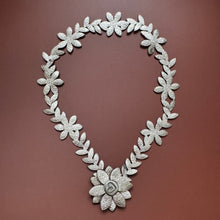 In Bloom Collar