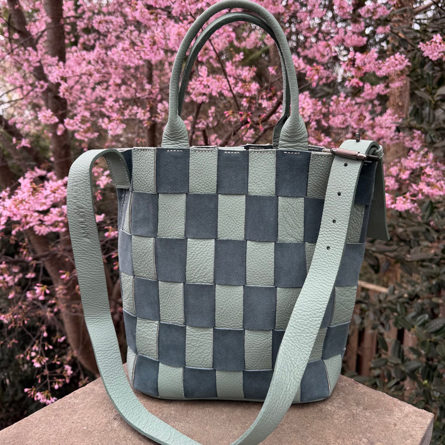 Mercedes Woven Bolso